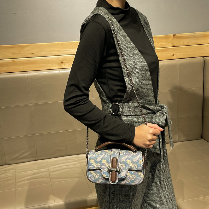 高級ハンズフリーデザイナーズおむつバッグ 女性用 大容量トー - Luxury Lifestyle Us のレビューと価格