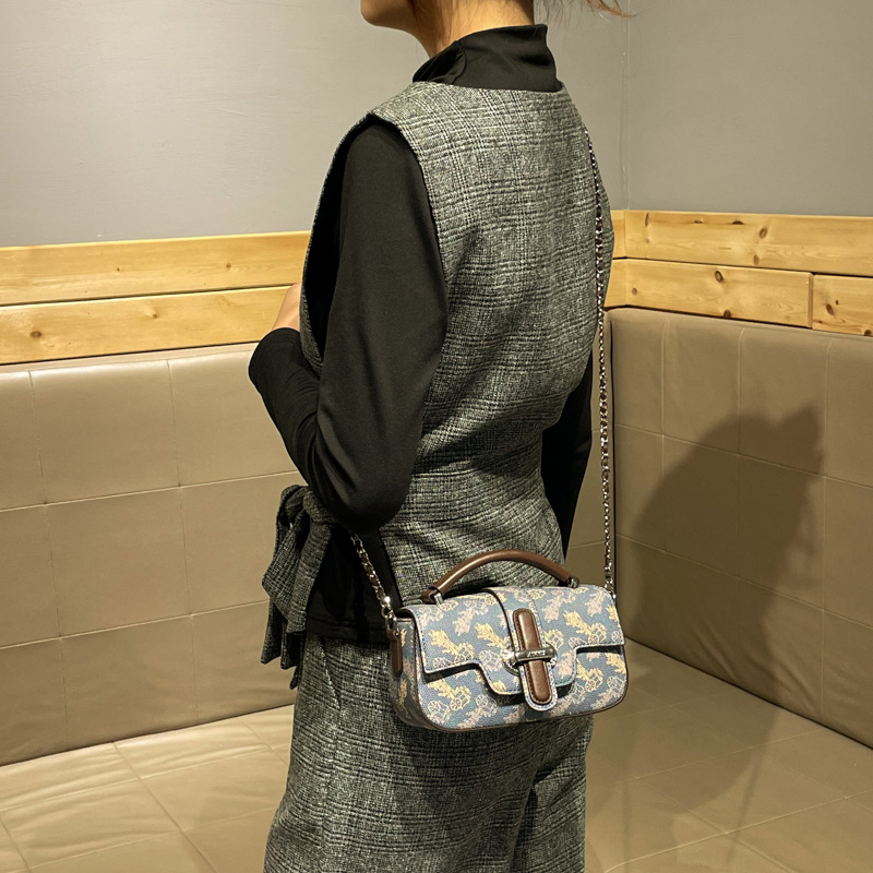 高級ハンズフリーデザイナーズおむつバッグ 女性用 大容量トー - Luxury Lifestyle Us のレビューと価格