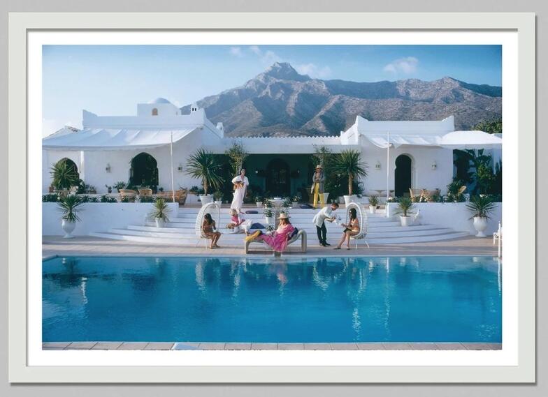 レトロなpoolサイドホスト,スリムなライフスタイル,アート - Luxury Lifestyle Living のレビューと価格