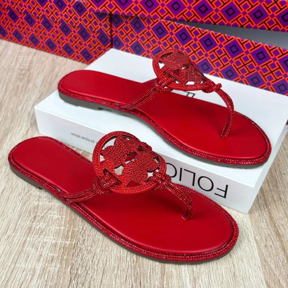 高級ブランド有名デザイナーの夏用フラットサンダル、ローヒール - Luxury Lifestyle Products のレビューと価格