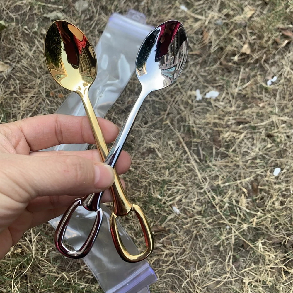 穴がぶら下がっているステンレス製のカトラリー、ゴールドウェス - Gold Cutlery Flatware のレビューと価格