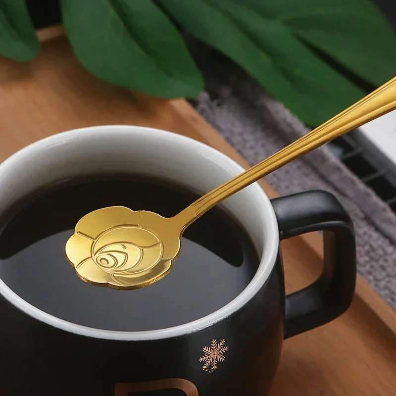 ステンレス鋼チェリーローズフラワーゴールドスクープコーヒース - Gold Cutlery Flatware のレビューと価格