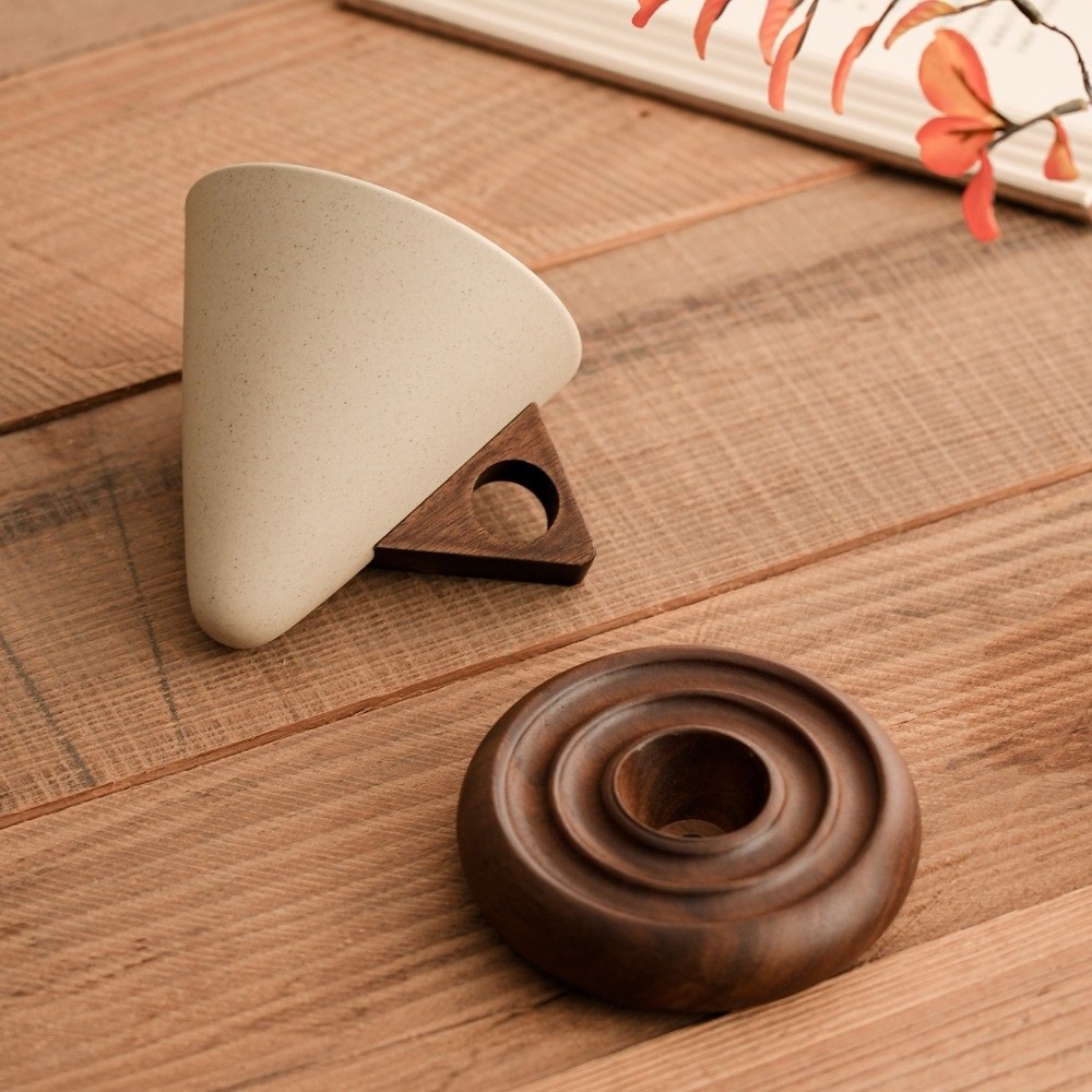 粗陶三角コーンカップ レトロスタイル木製ベース ヴィンテージ - Handmade Ceramic Mug のレビューと価格