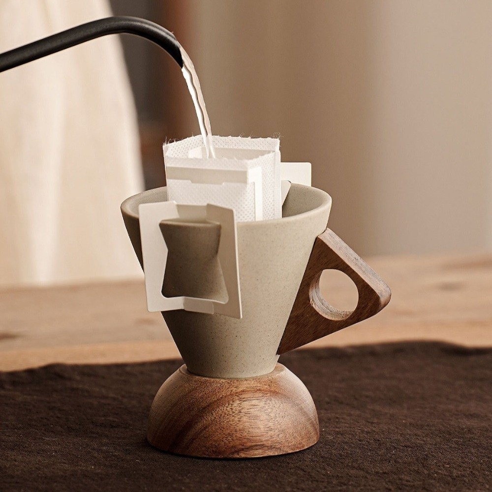 粗陶三角コーンカップ レトロスタイル木製ベース ヴィンテージ - Handmade Ceramic Mug のレビューと価格